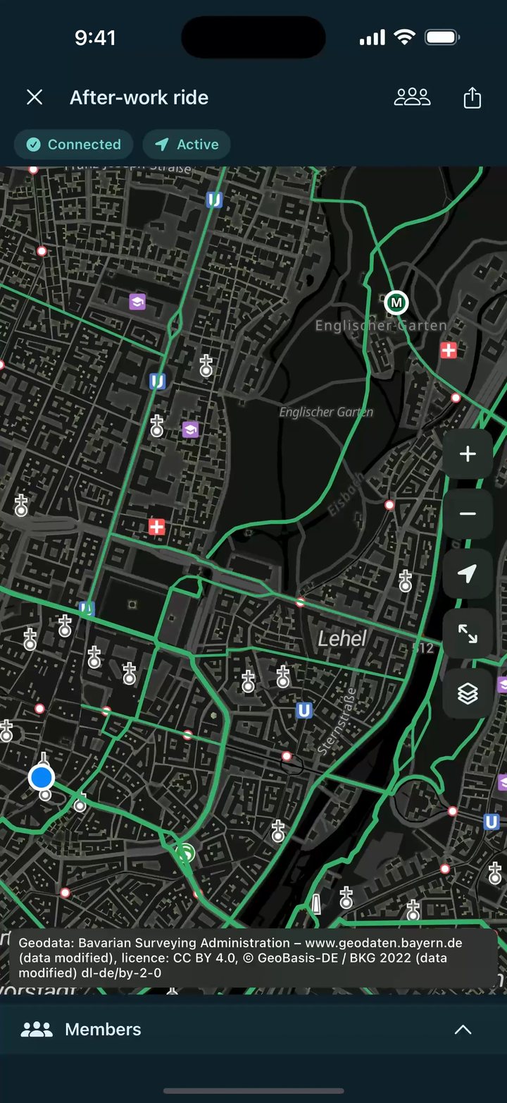 Group map in dark mode with the official night map and cycle routes highlighted in green across Munich.