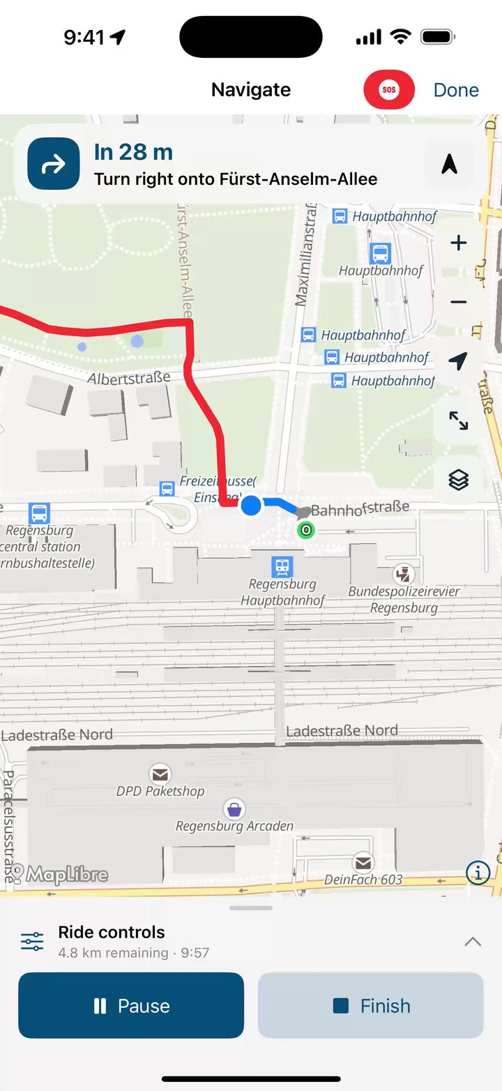Navigation at Regensburg central station: in 28 metres turn right onto Fürst-Anselm-Allee, below it the ride controls with Pause and Finish.
